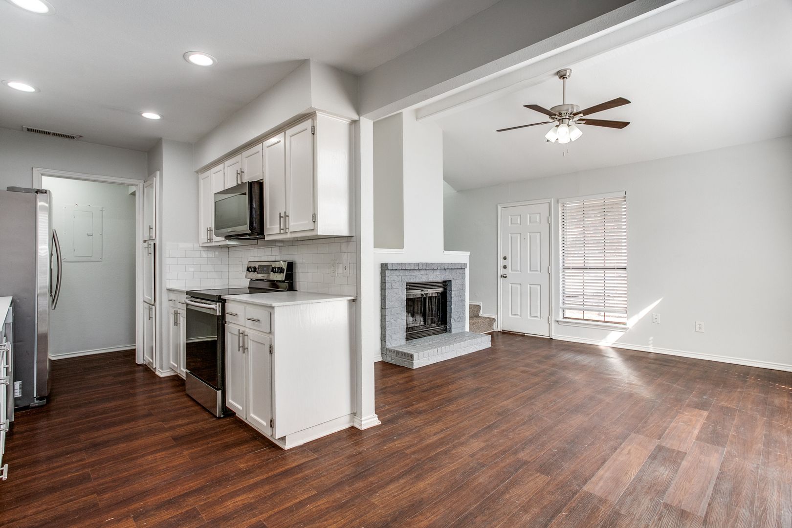 Kennedale Townhome: 113 Peachtree Court