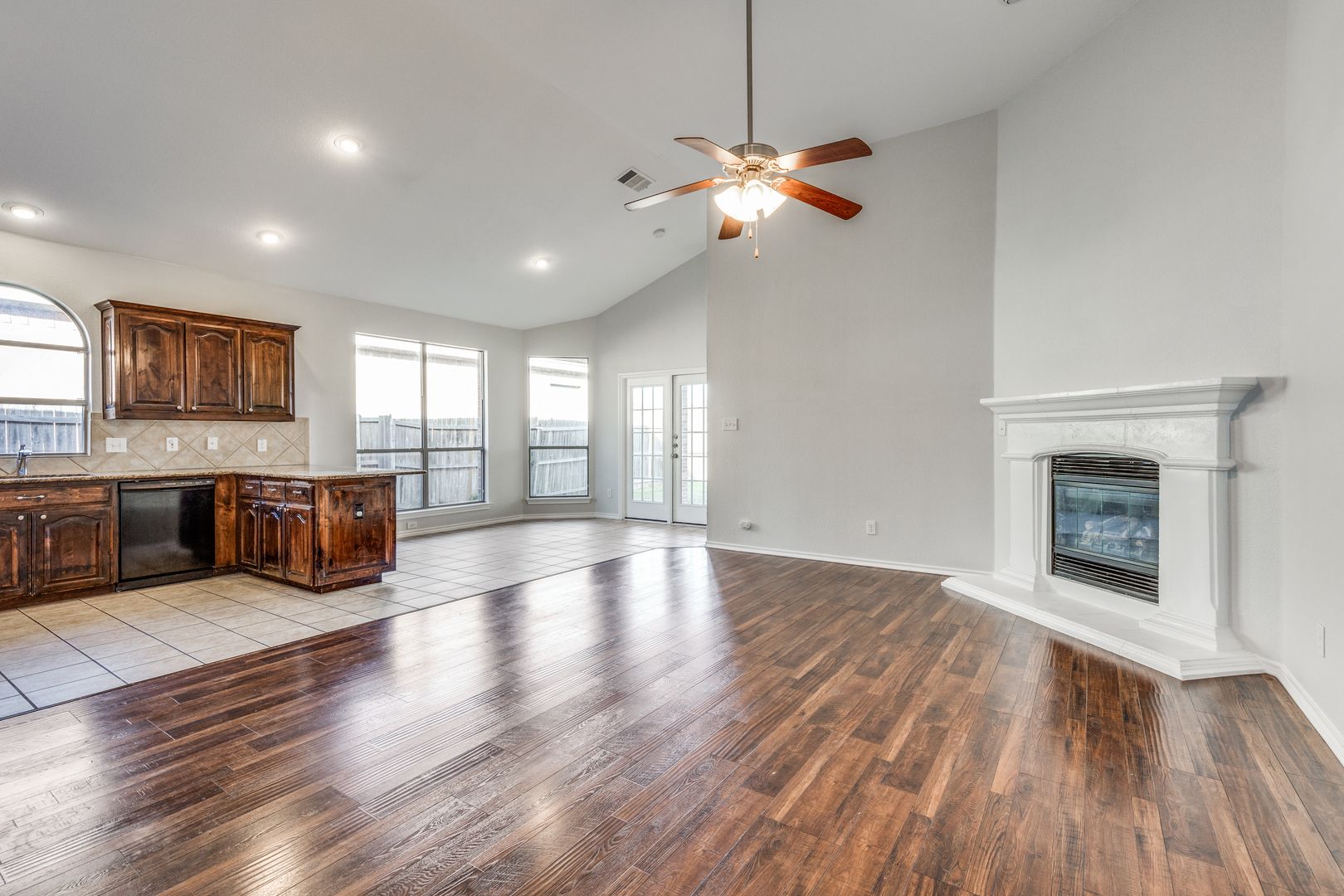 Fort Worth House: 10208 Los Barros Trail