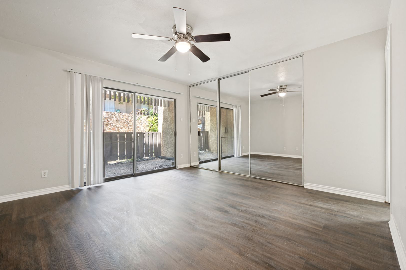 Irving Townhome: 4533 N. O'Connor Rd. #1207