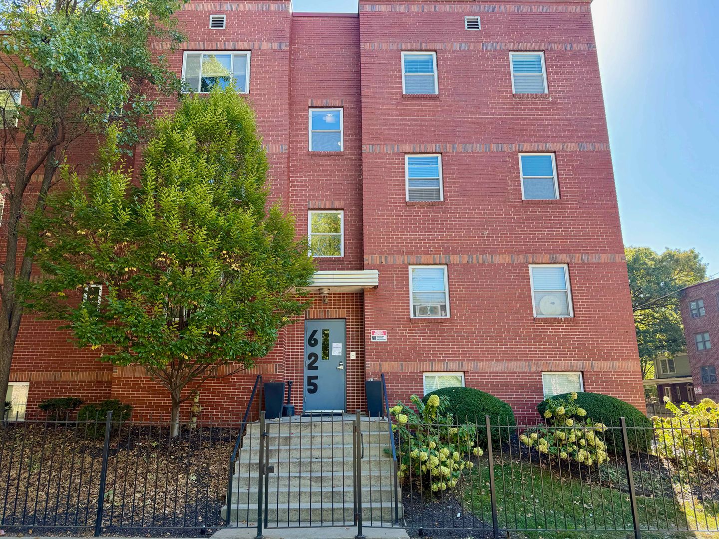 Kansas City Apartment: 625-629 E Armour Blvd.