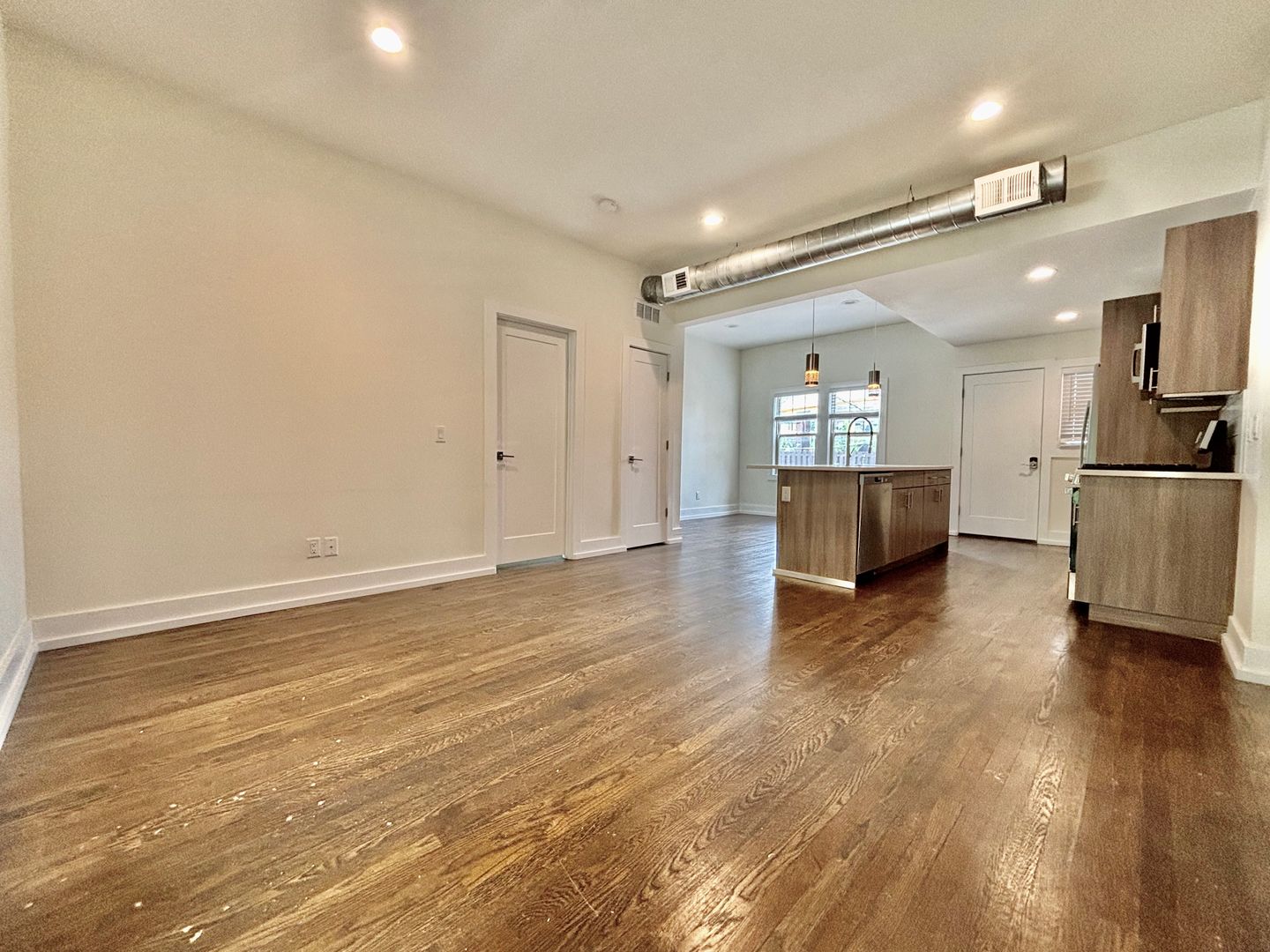 Kansas City Apartment: 4311-4325 Roanoke Parkway