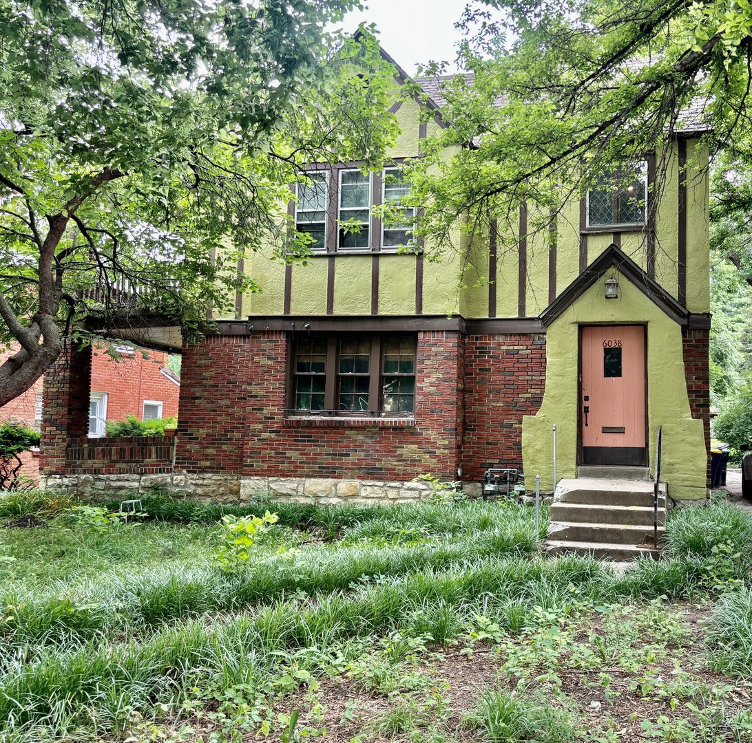 Kansas City Apartment: 6038 Rockhill Road