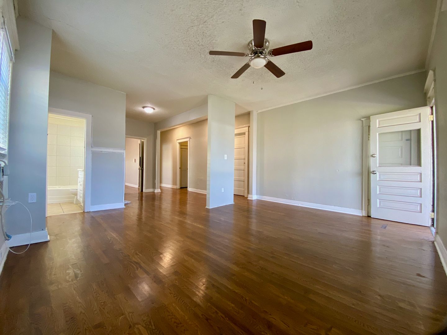 Kansas City Apartment: 1017-1019 W 39th Street