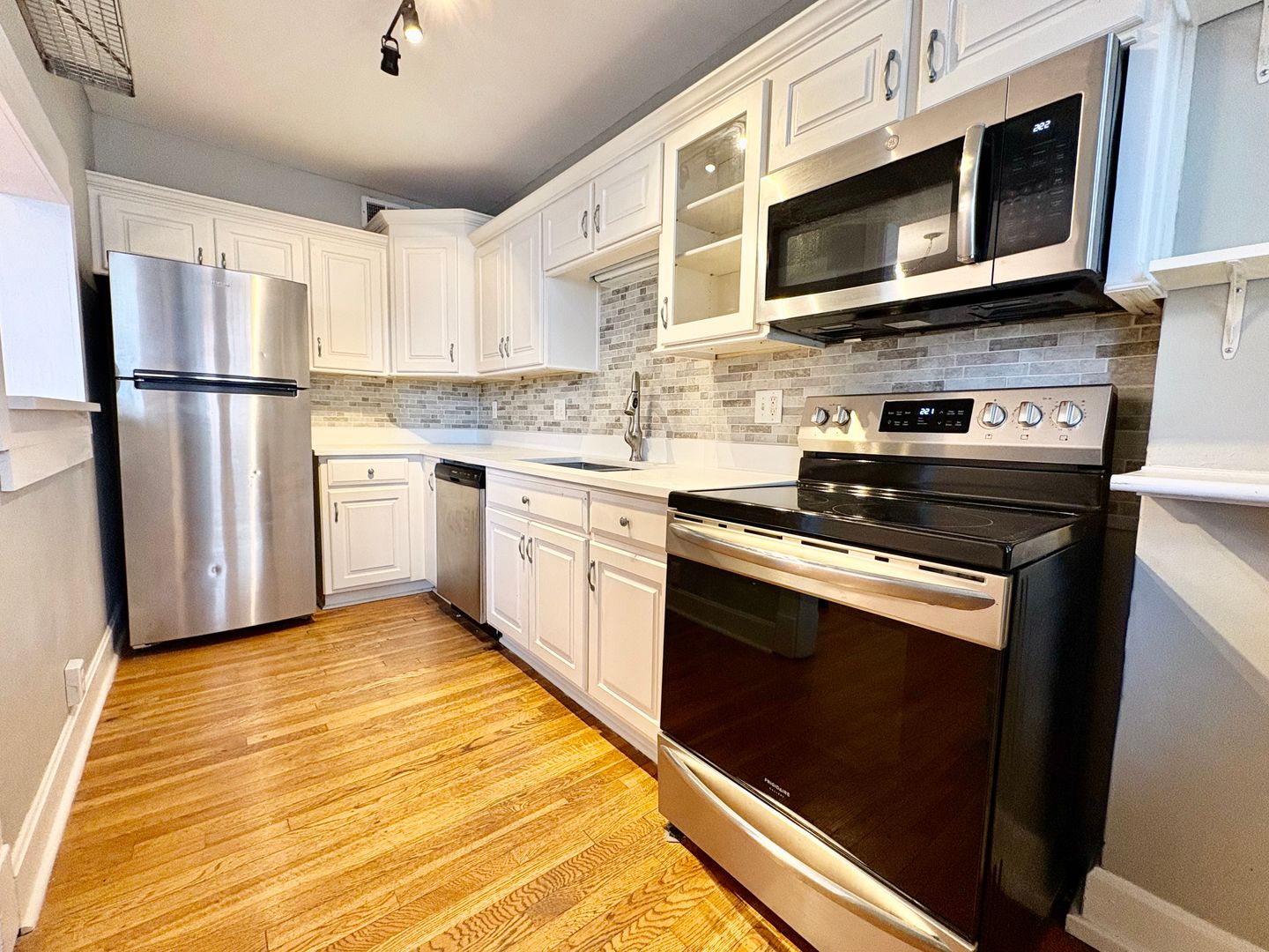 Kansas City House: 402 E 43rd St.