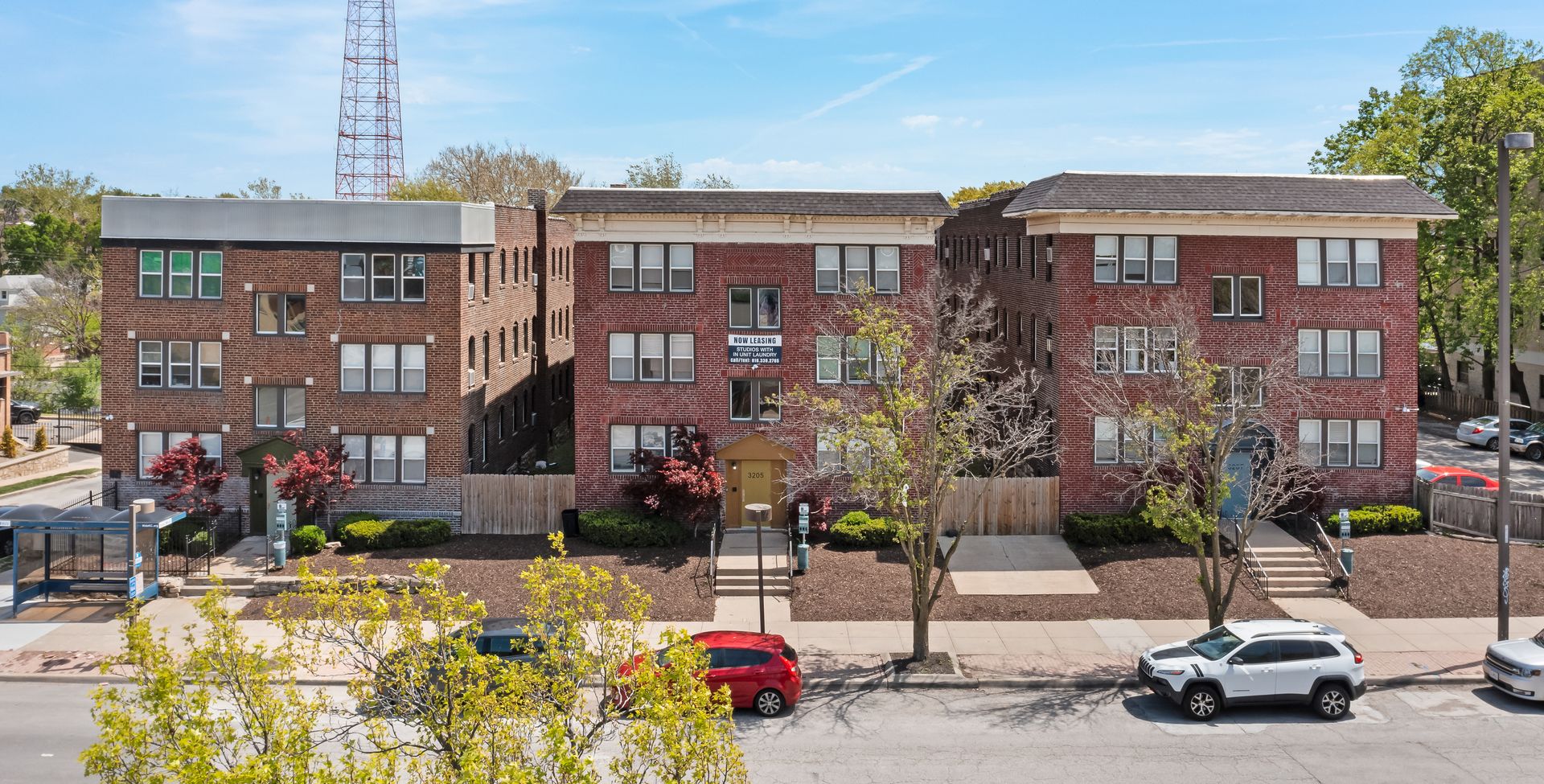 Kansas City Apartment: 3205 Broadway Blvd.