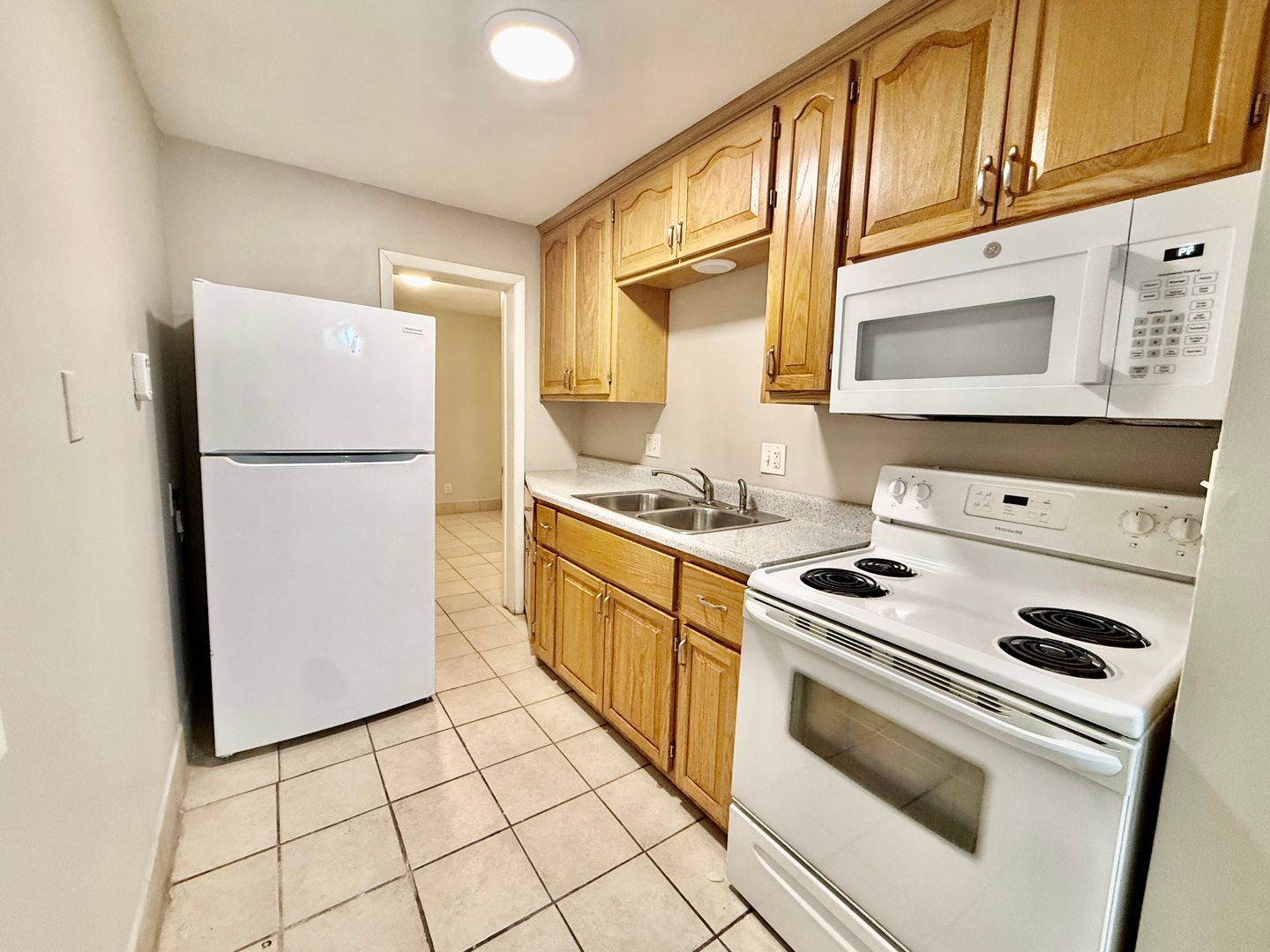 Kansas City Apartment: 3330 Charlotte St.