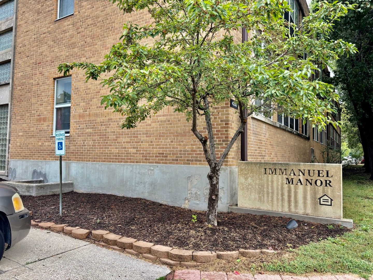 Kansas City Apartment: 4200 Tracy Avenue