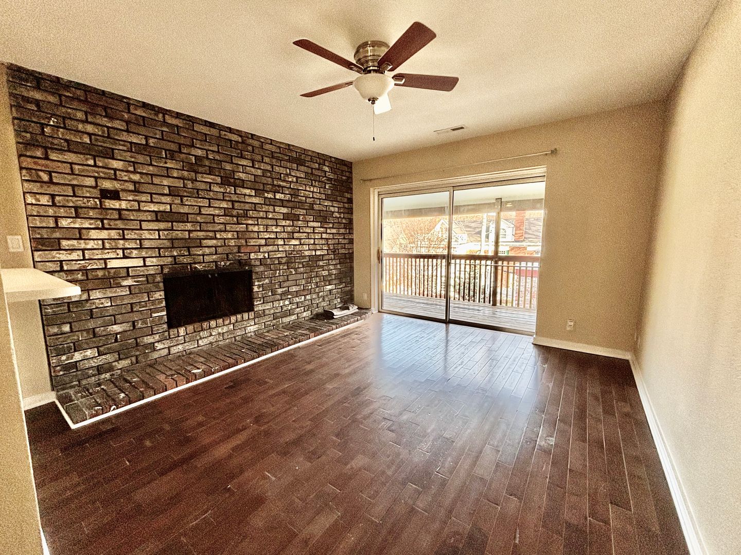 Kansas City Apartment: (3745 Warwick Blvd./ 210 E 38th St.)