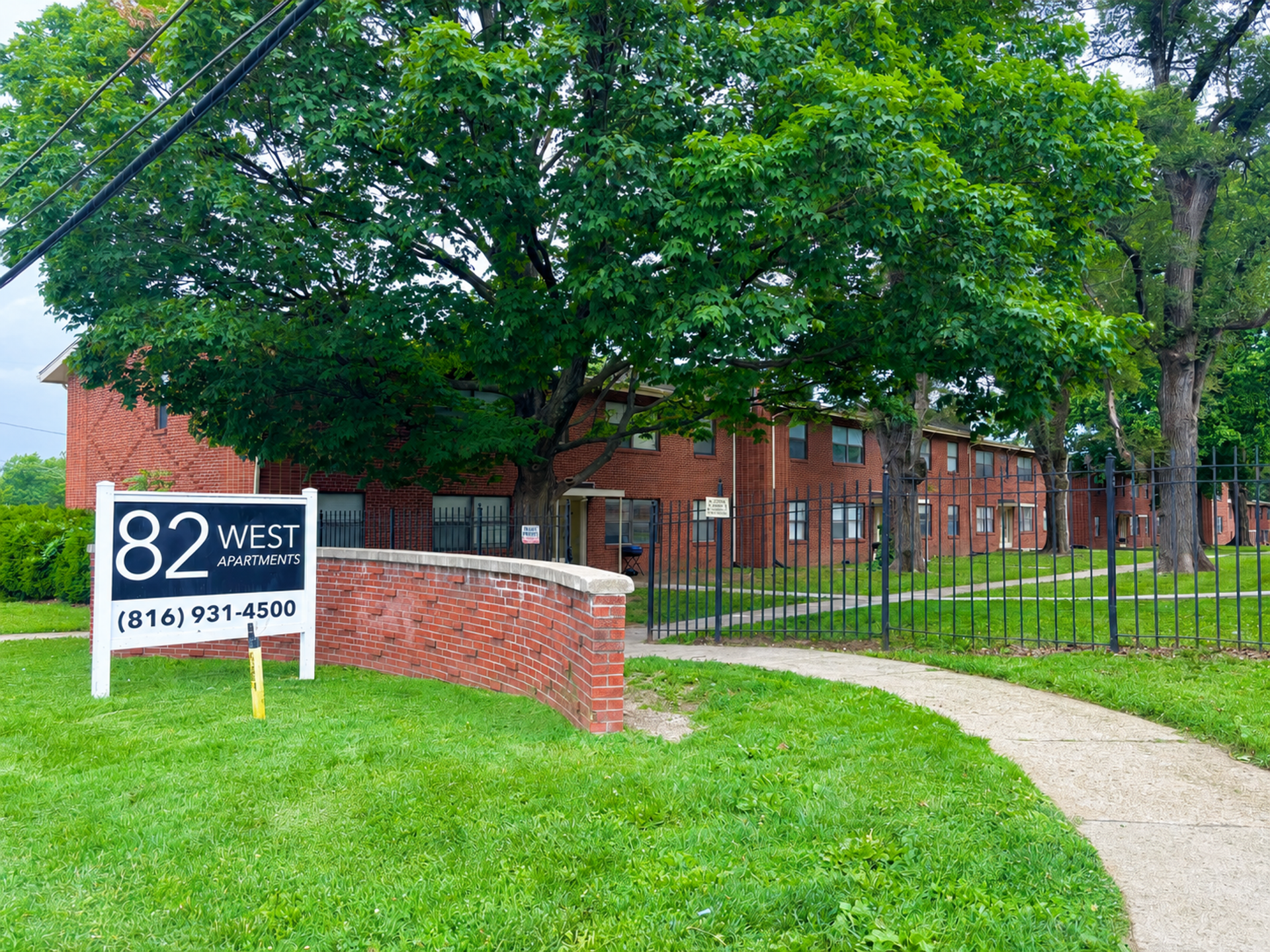 Kansas City Apartment: 8208 Troost Ave