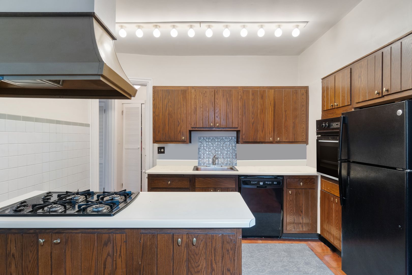 5735 Walnut St 11 of 12