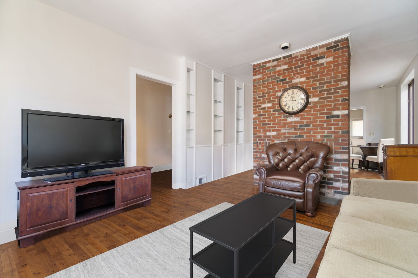 5735 Walnut St 7 of 12