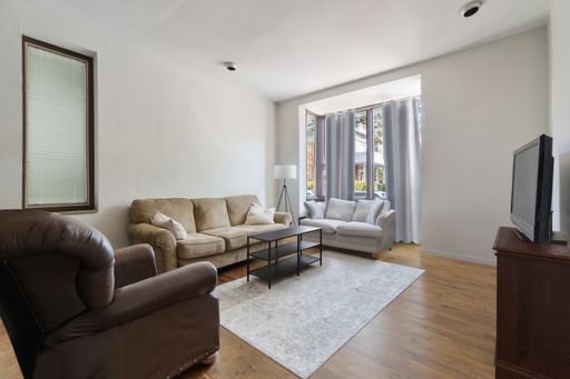 Shadyside 3-Story House - 4 Bedroom + Office/Den / 2.5 Bath – photo 1