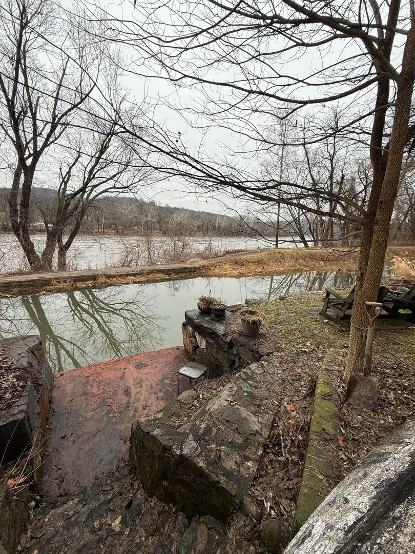 Kintnersville Apartment: 1808 Easton Road