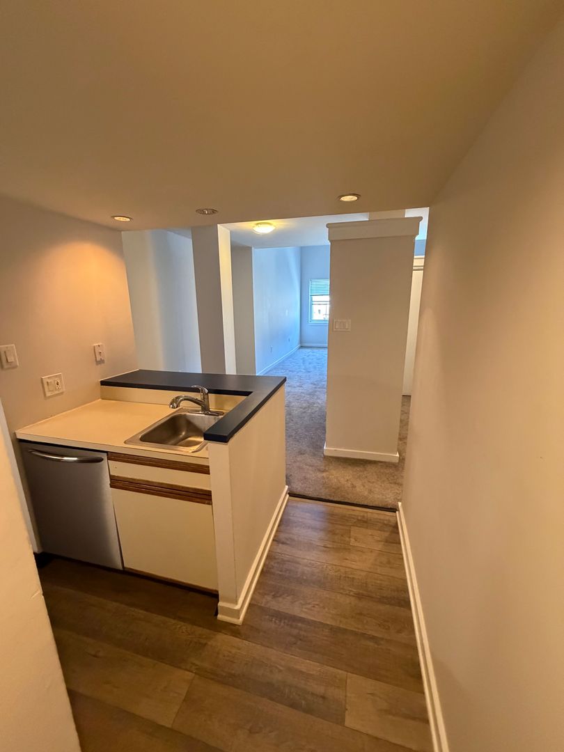Studio Apartment in Old City, Philadelphia 4 of 12