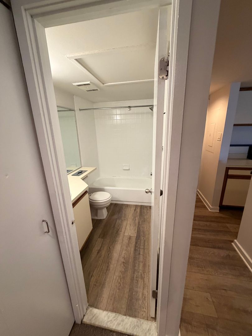 Studio Apartment in Old City, Philadelphia 11 of 12