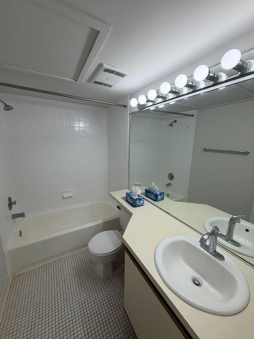 Studio Apartment in Old City, Philadelphia 8 of 12