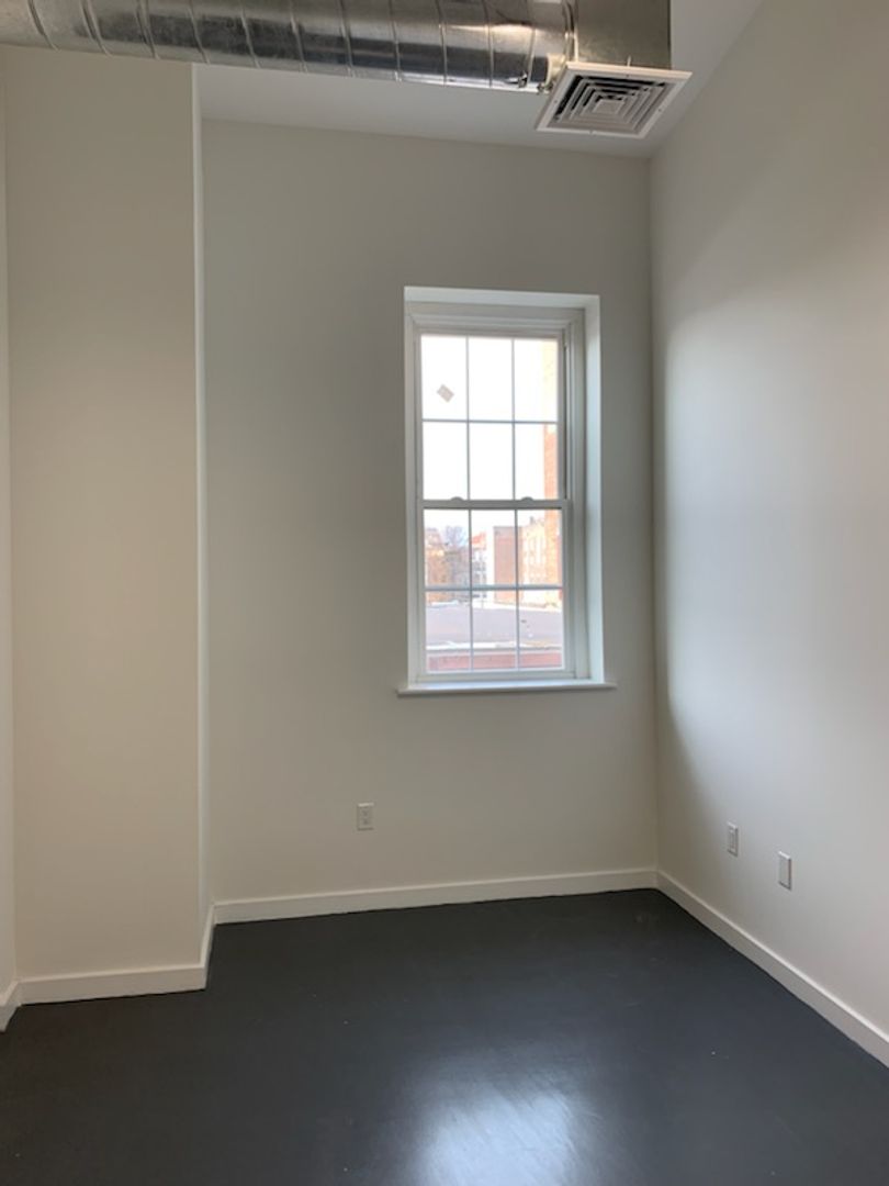 Boutique Loft Apartments located at 1710 N. 5th Street in East Kensington. 9 of 12