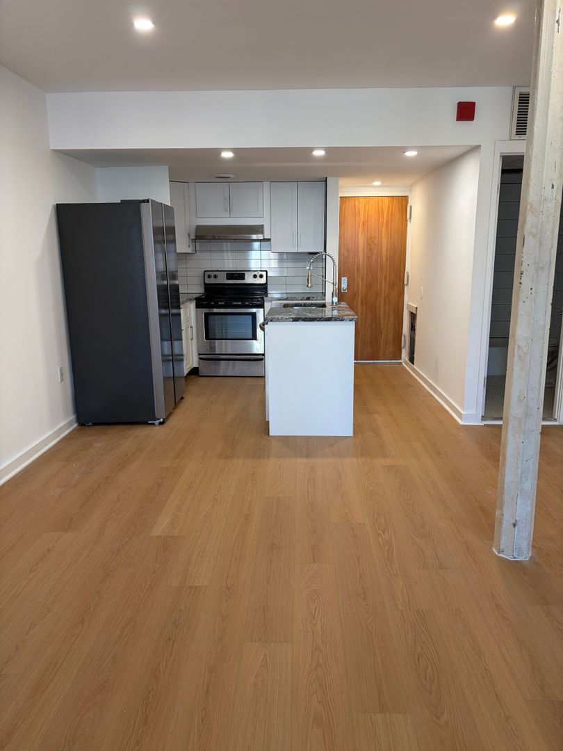 Newly Renovated Studio Apartment in Old City, Philadelphia 8 of 12