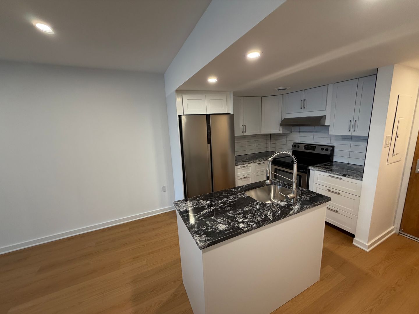 Newly Renovated Studio Apartment in Old City, Philadelphia 5 of 12