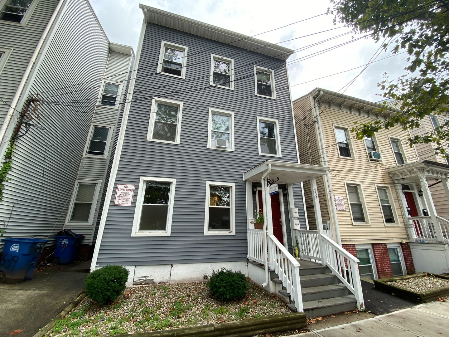 New Haven Apartment: Humphrey and East