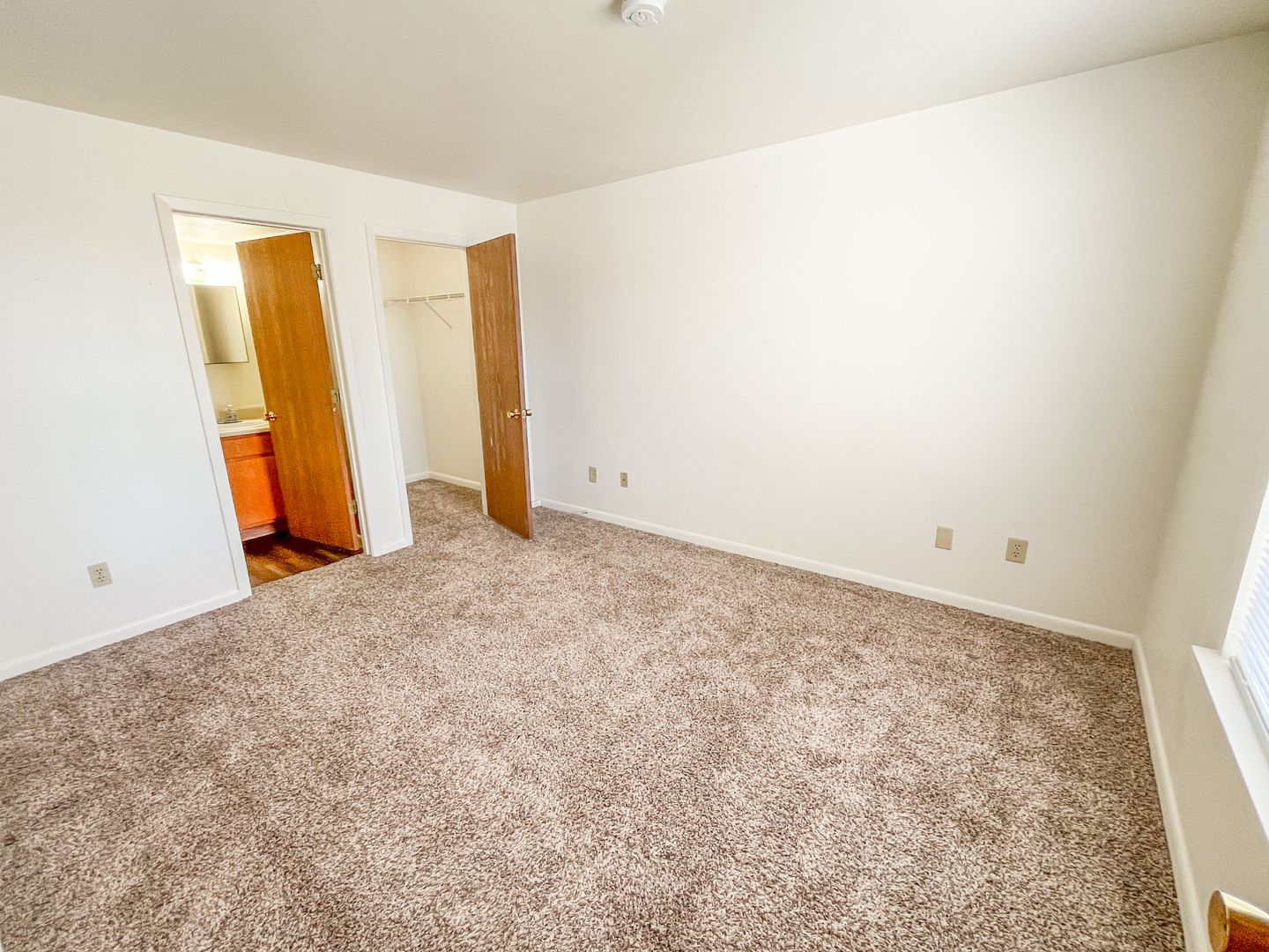 Independence Apartment: 2380 N 20th Pl