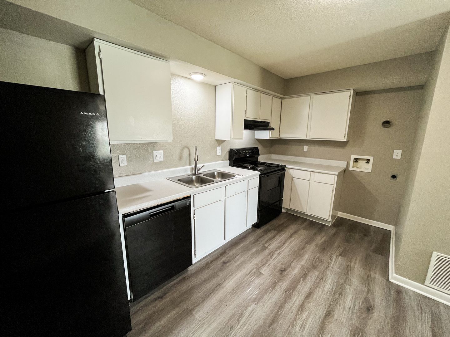 Independence Apartment: 2325 N 20th Pl