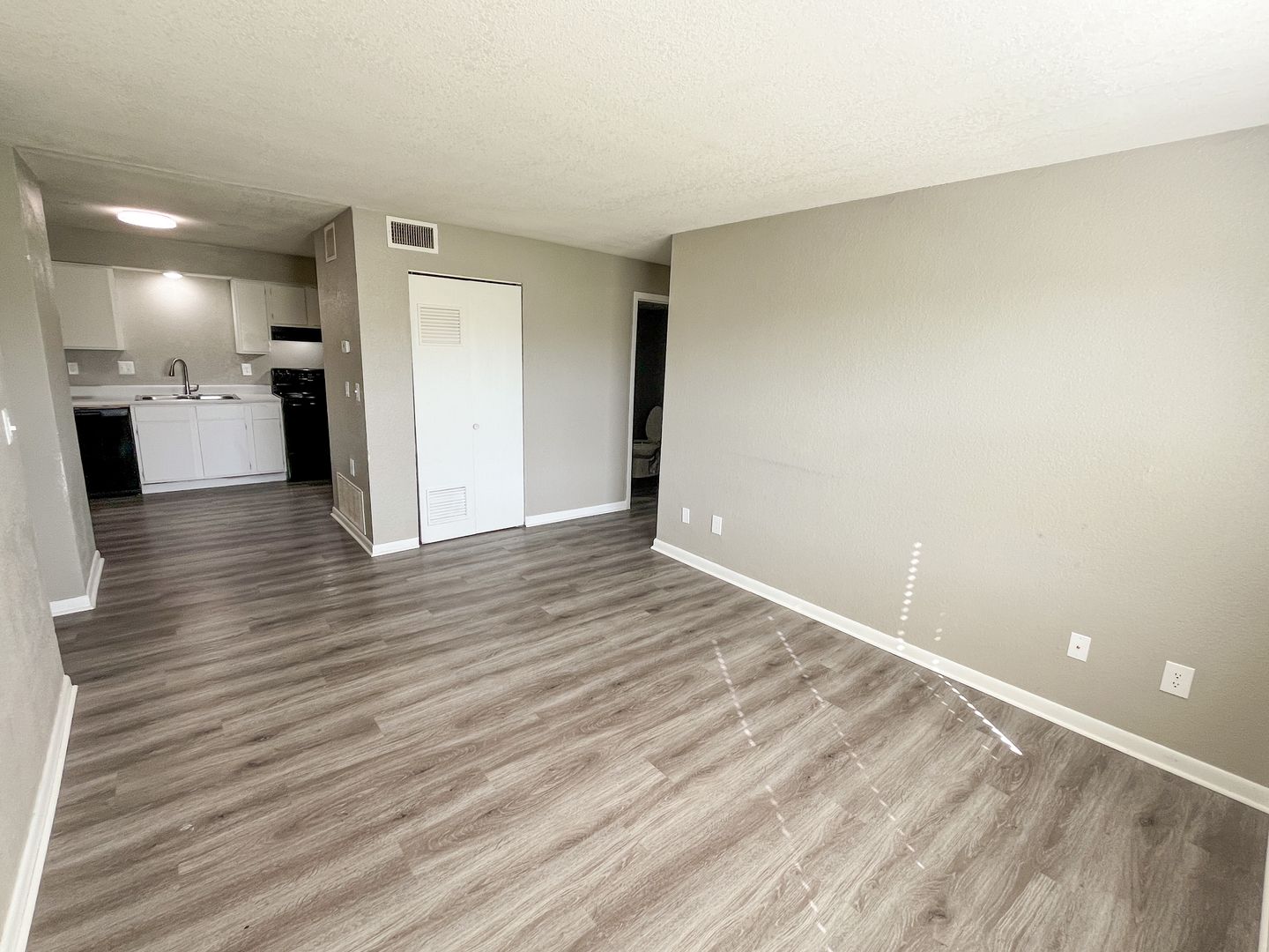 Independence Apartment: 2350 N 20th Pl