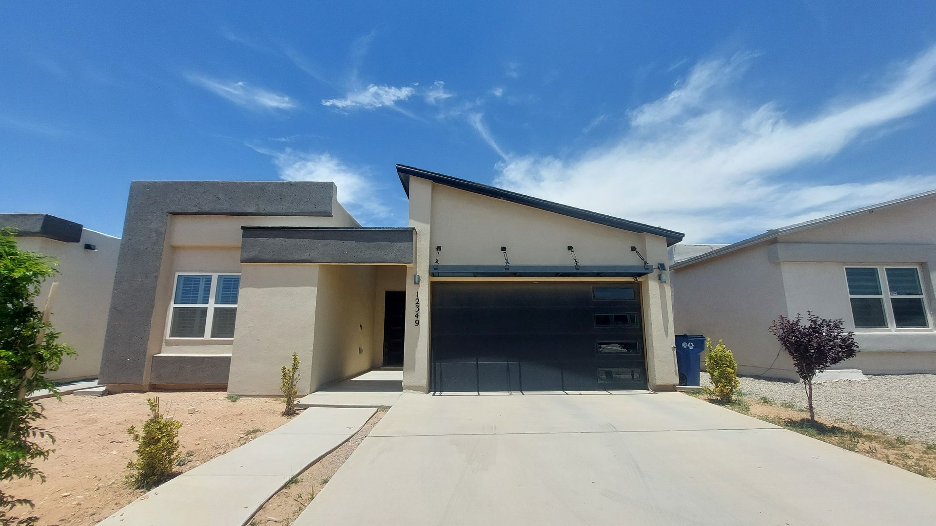 El Paso House: 12349 Desert Wolf Avenue