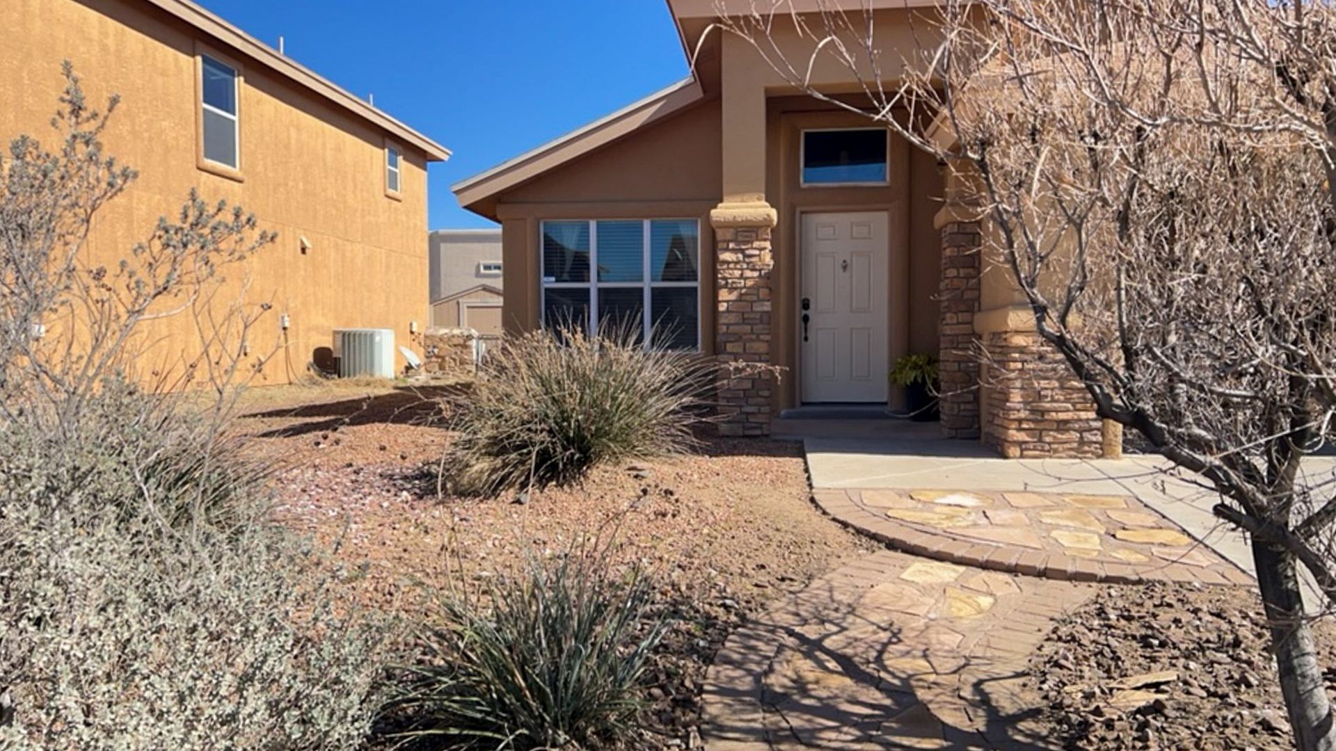 El Paso House: 2924 Pino Blanco Pl