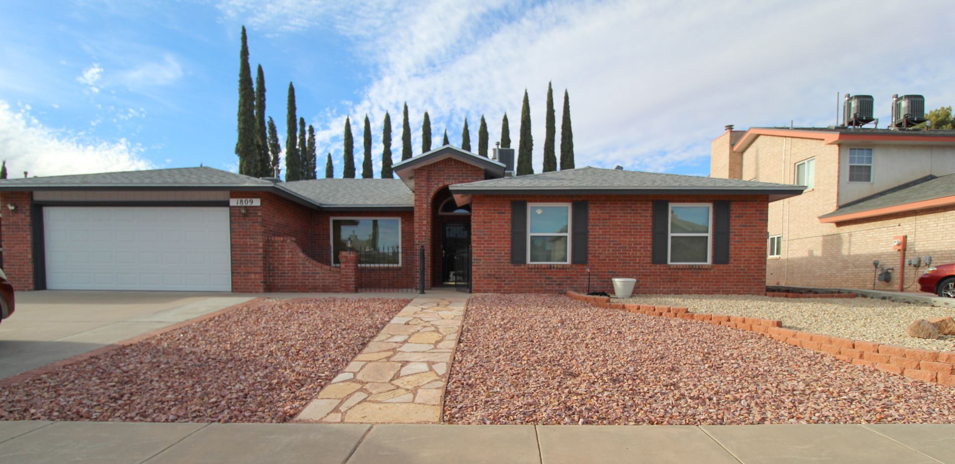 El Paso House: 1809 Pueblo Alegre Dr