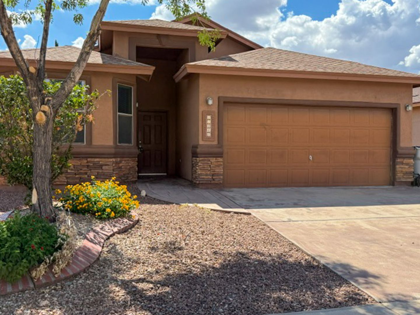 El Paso House: 11285 Bullseye St.