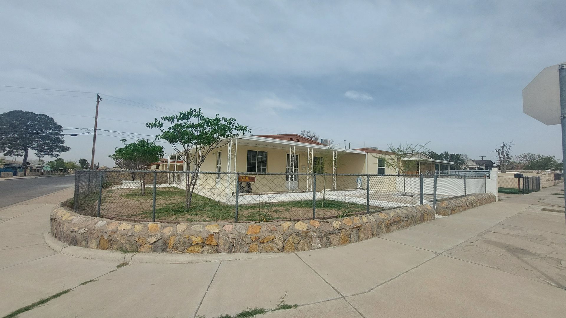 EL PASO House: 675 SANTA BARBARA