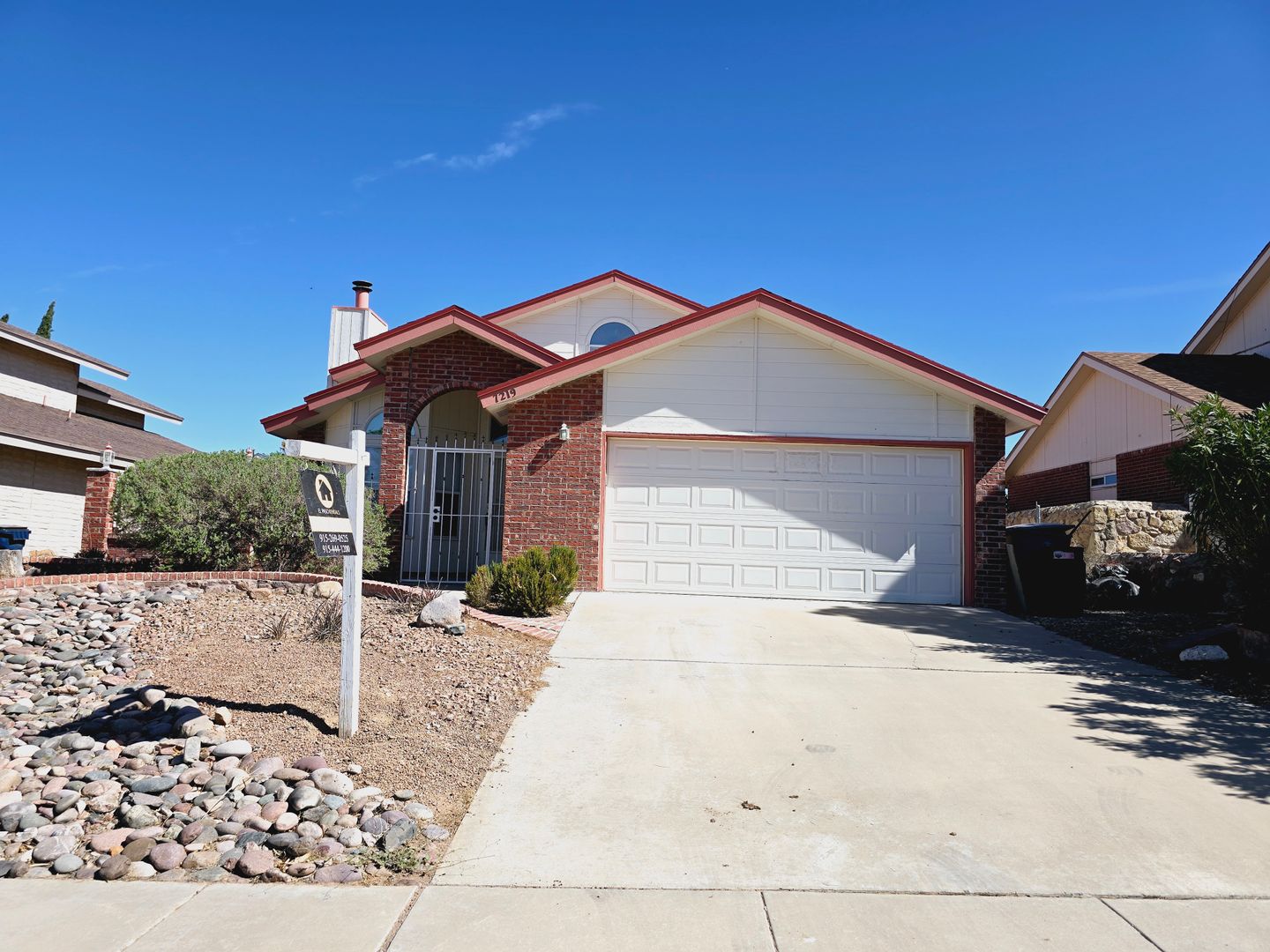 El Paso House: 7219 Oval Rock