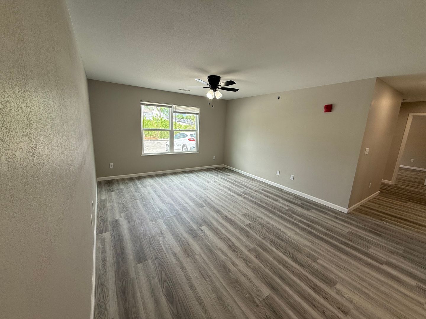 Washington Apartment: 2549 E. 5th Street