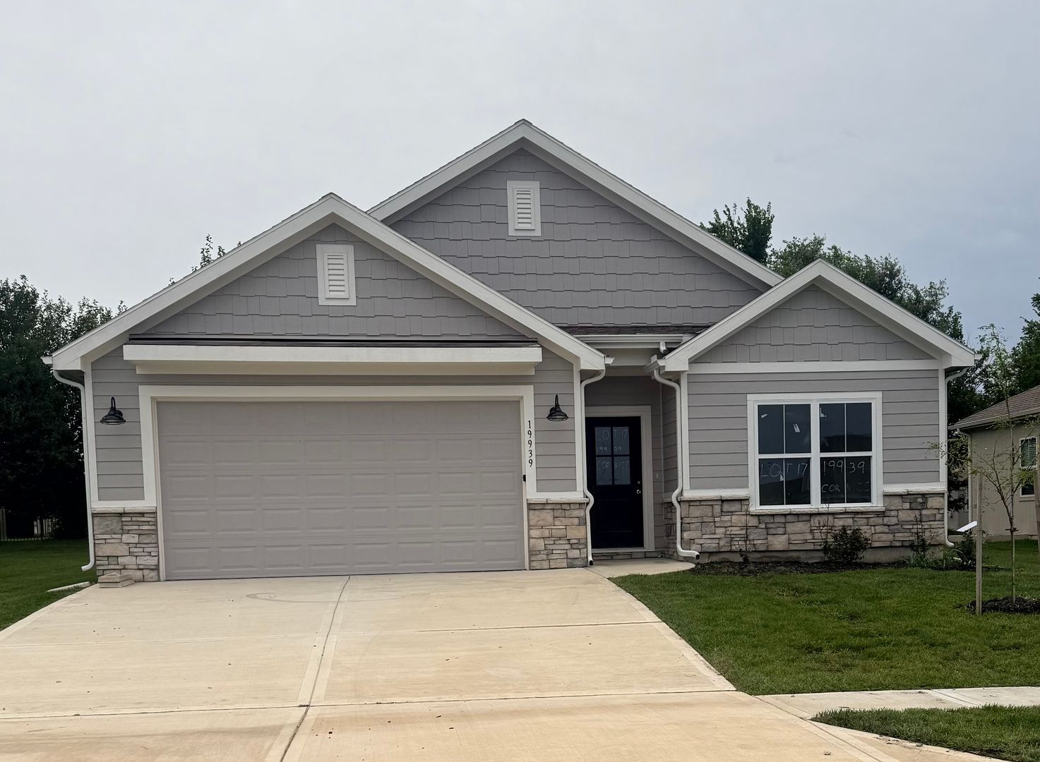 Spring Hill House: 19939 Cornice St