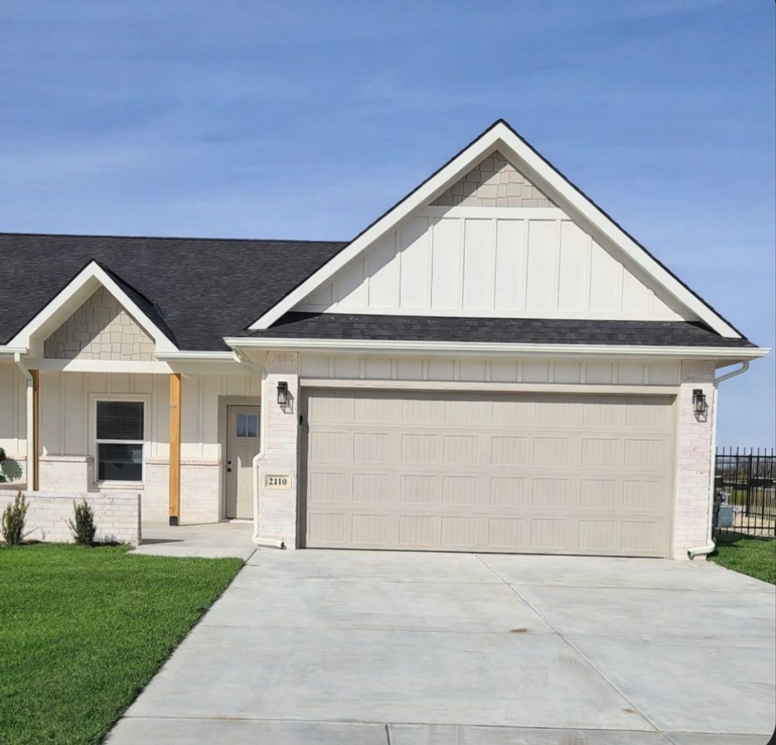 Goddard Townhome: 2110 W Elk Ridge Ave