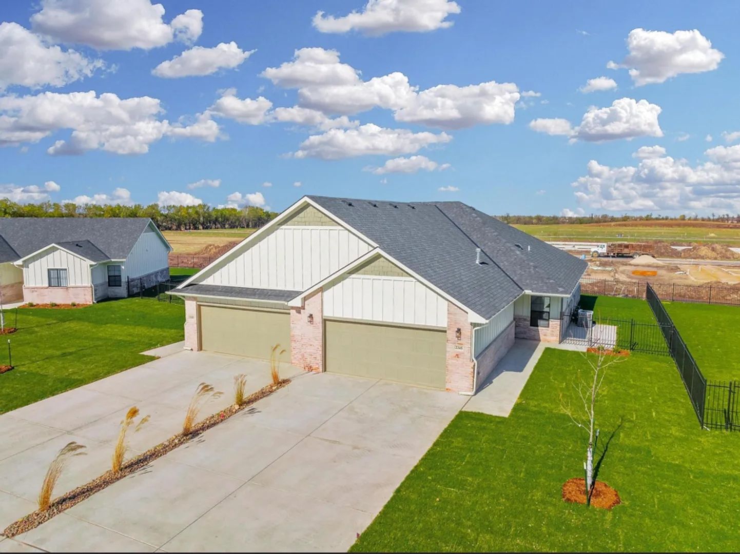 Goddard Townhome: 2133 W Elk Ridge Ave