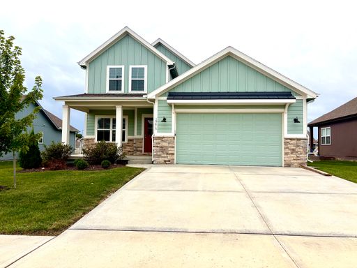 4 Bedroom 3.5 Bath Home Available Now in Spring Hill!