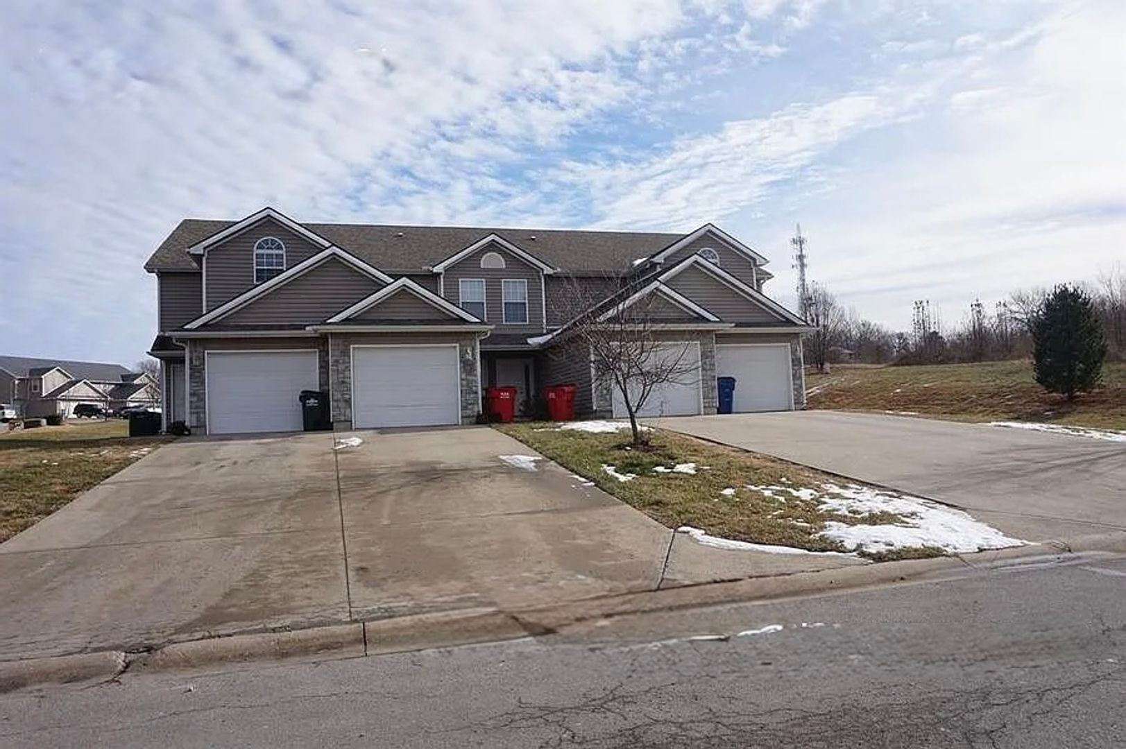 Blue Springs Townhome: 712 SW Shadow Glen Dr.