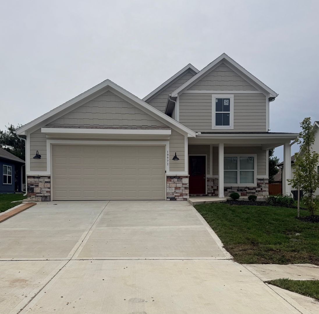Spring Hill House: 19971 Cornice St