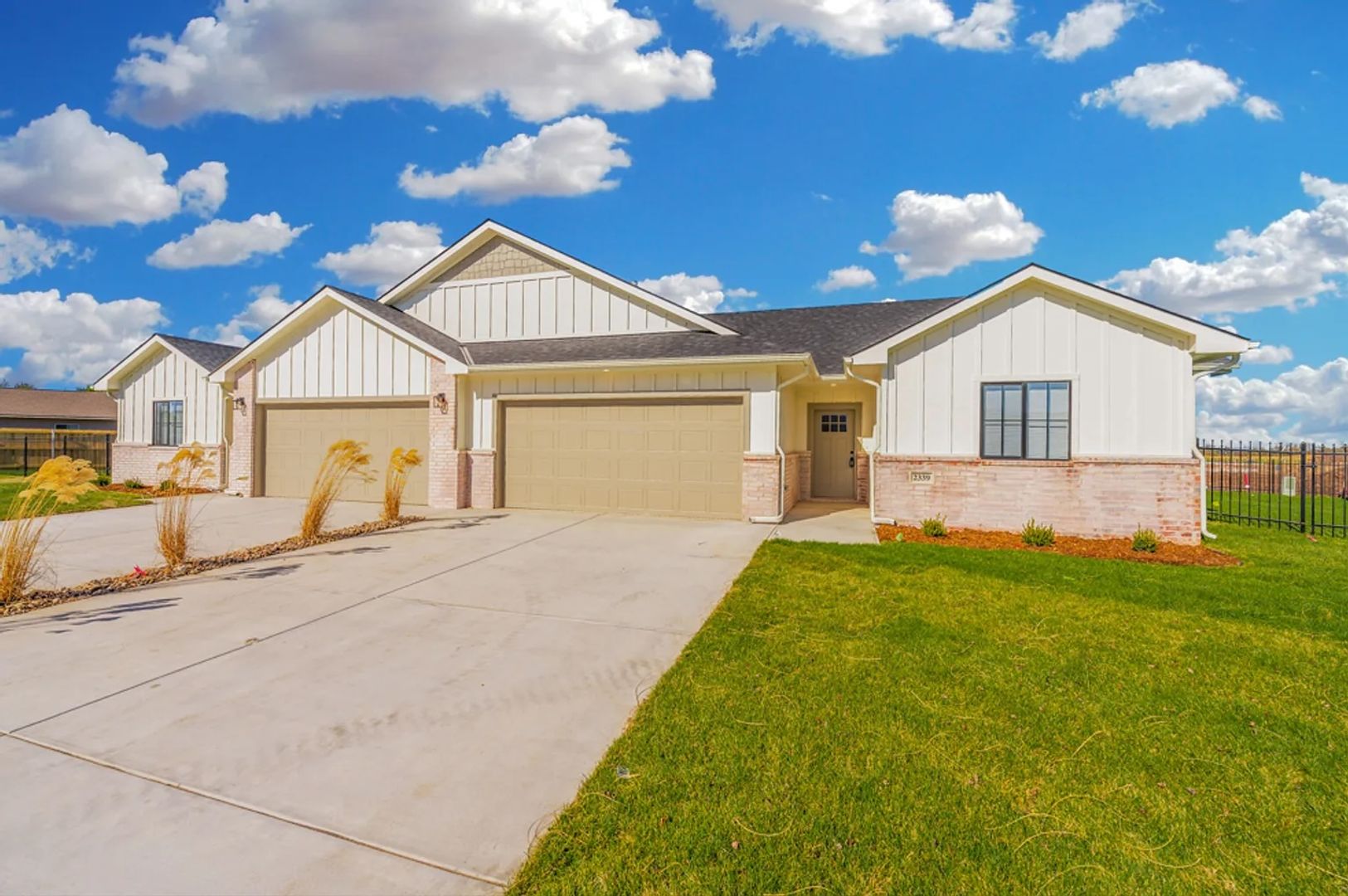 Goddard Townhome: 2283 Spring Hill Ct