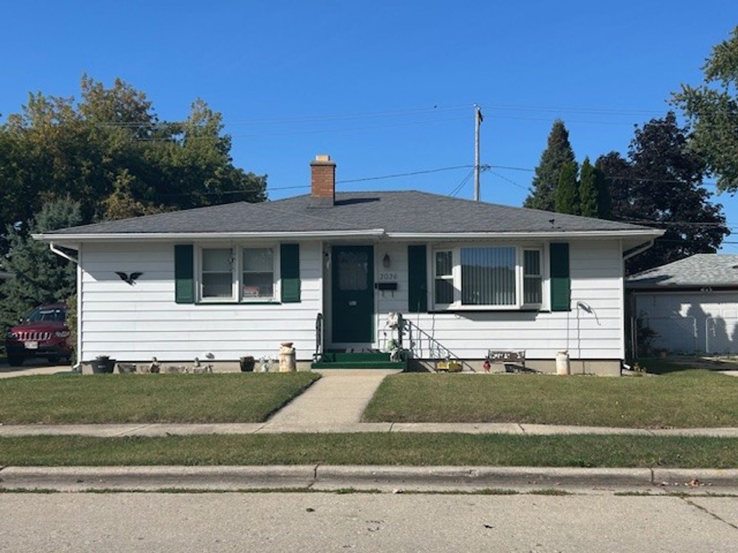 Charming 3 Bedroom, 1.5 Bath Home on the South Side of Kenosha
