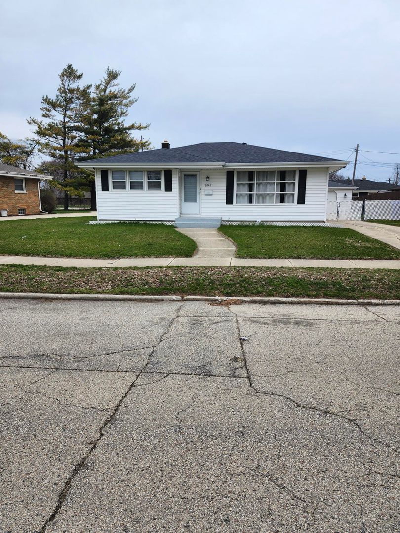 Kenosha House: 2045 16th Avenue
