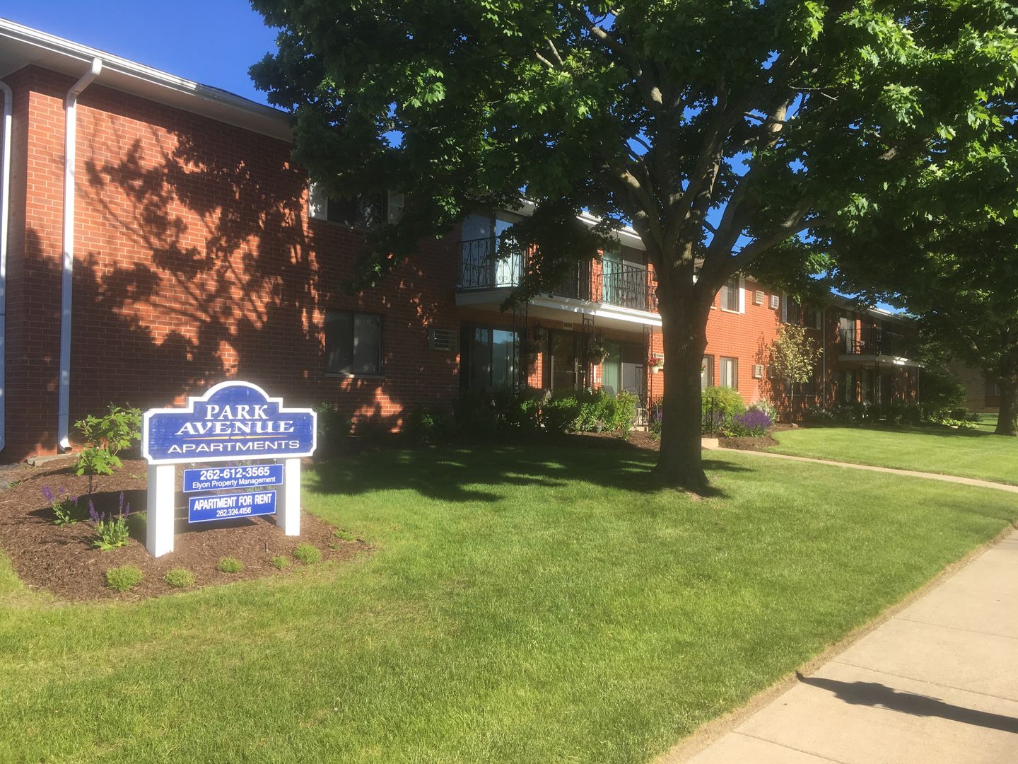 Kenosha Apartment: 1643-1719 15th Avenue