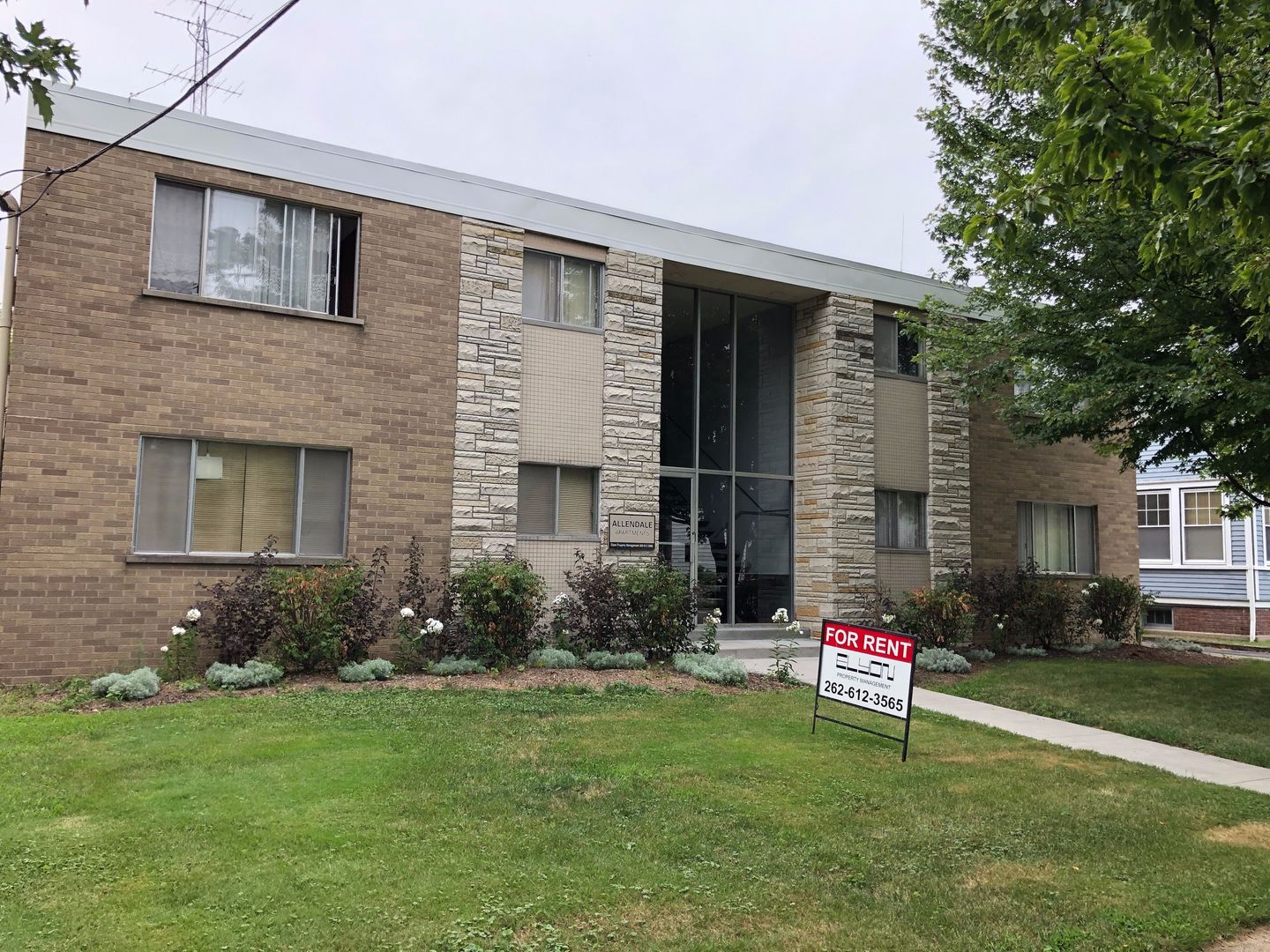 Kenosha Apartment: 6516  5th Avenue