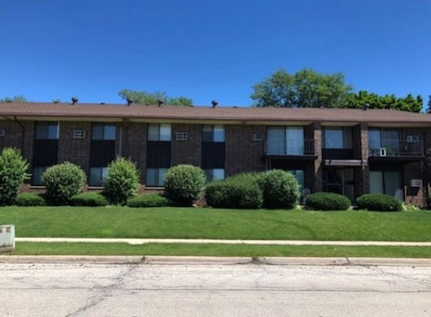 Kenosha Apartment: 8850  39th Avenue