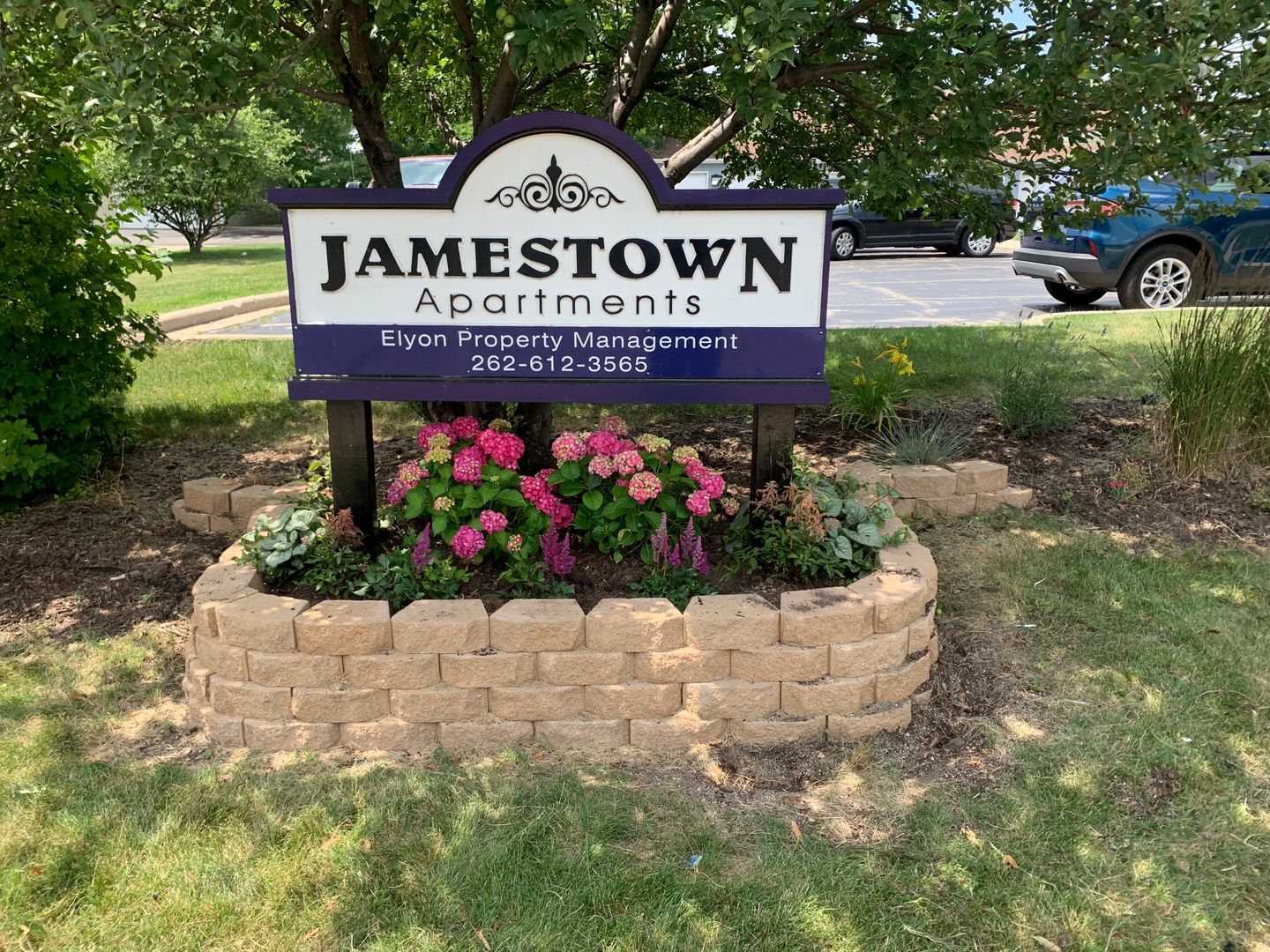 Kenosha Apartment: 3901 45th St & 4508 39th Ave