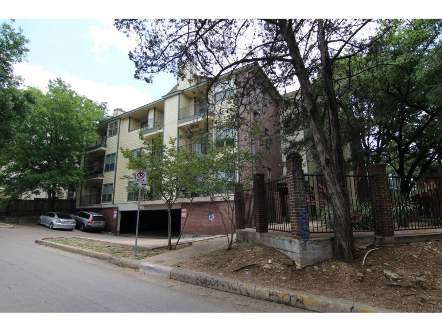 Austin Condo: 914 W 26th #106
