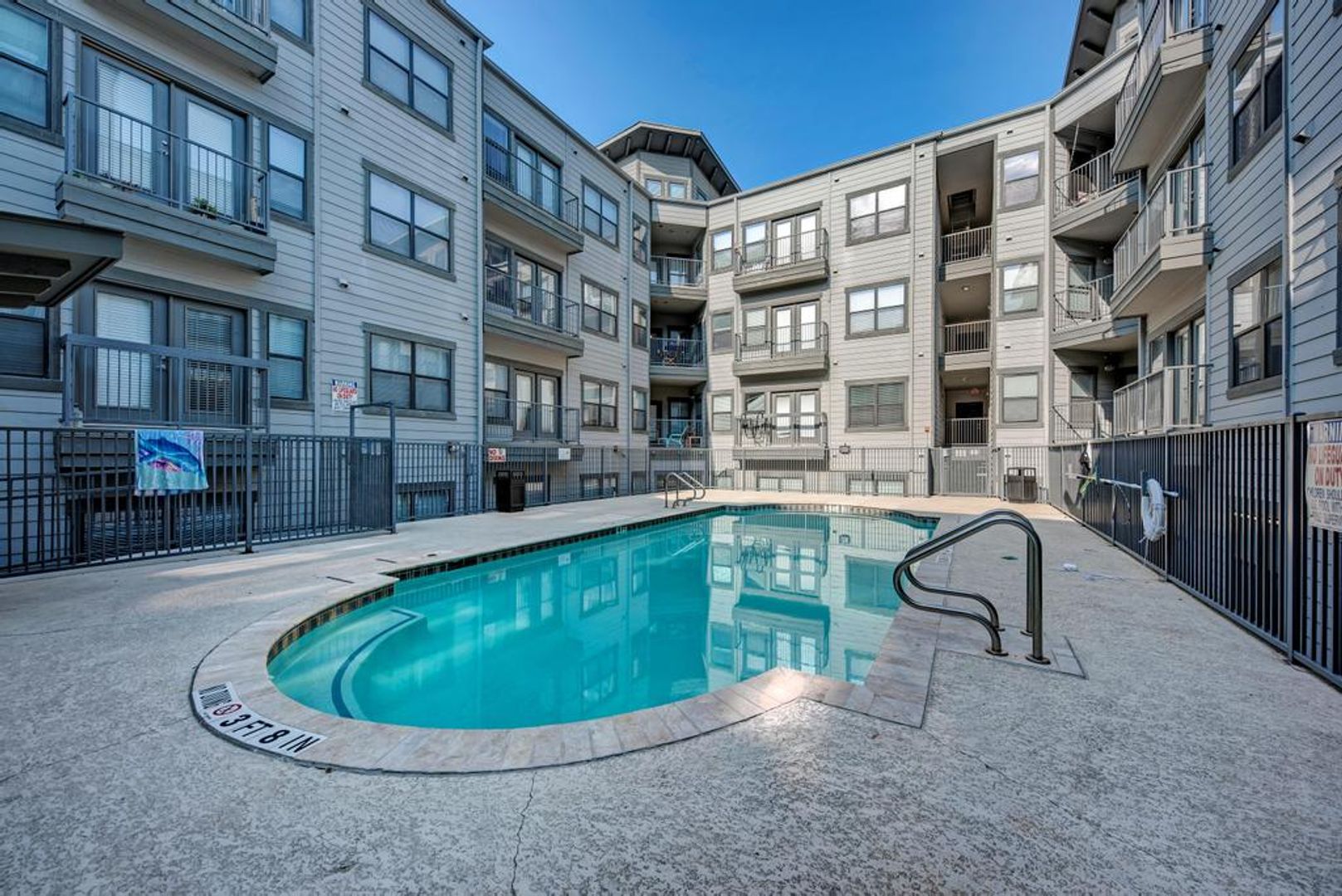 Austin House: 2502 Leon #204