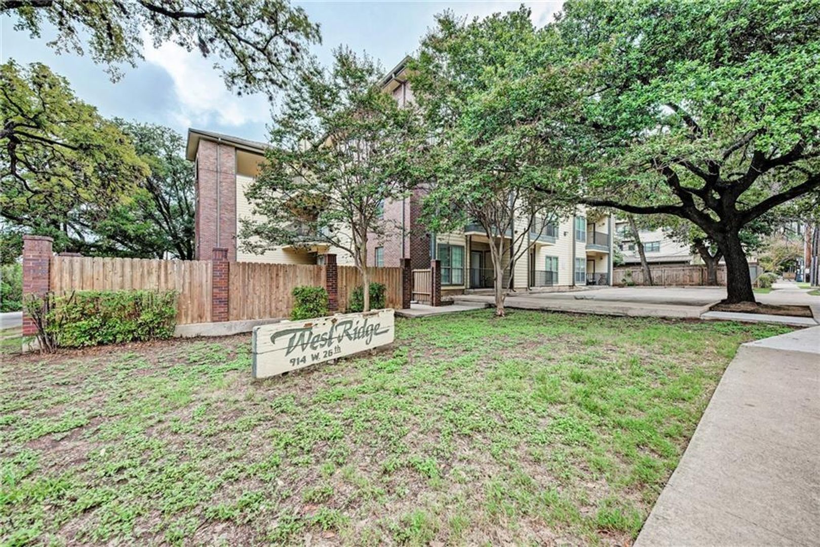 Austin Condo: 914 W 26th St #105